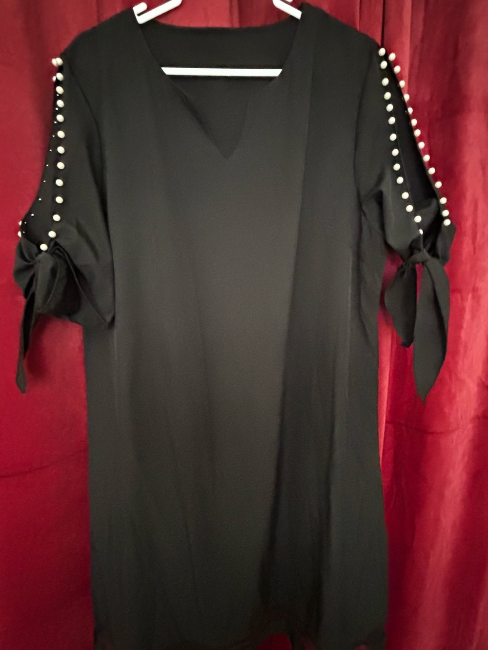 Women's Black Pearl-Accent Tie-Sleeve Top